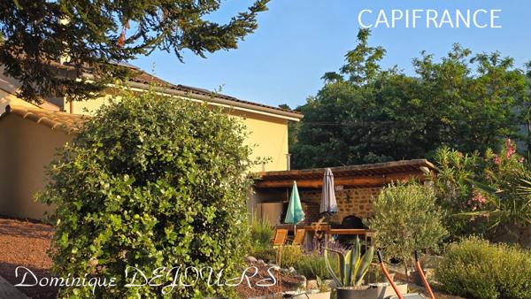 En Ardèche, dans la magnifique Vallée de l'Eyrieux et à 25 minutes de Valence et de l'autoroute A7, grande maison de 248 m² - belles prestations - Terrains plat - Bois - Source - Arrêt bus pr Valence