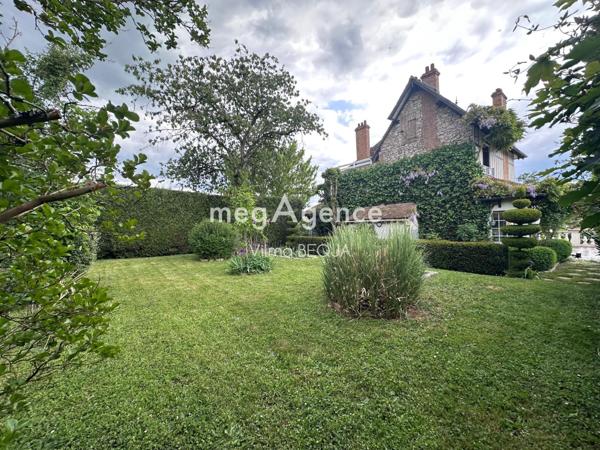 Maison à MISY-SUR-YONNE, 77130 - 7 pièces 220m²