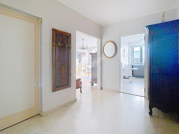 Appartement à Avrillé au Val d'Or -T3 - Garage - Balcon