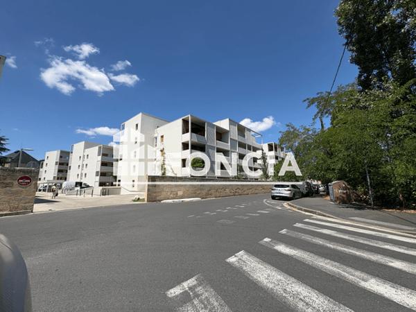 Location Appartement 4 pièces 87.6 m² - 140 AVENUE DE LA MARNE Merignac 33700