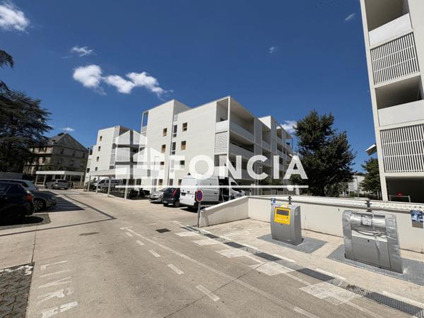 Location Appartement 4 pièces 87.6 m² - 140 AVENUE DE LA MARNE Merignac 33700