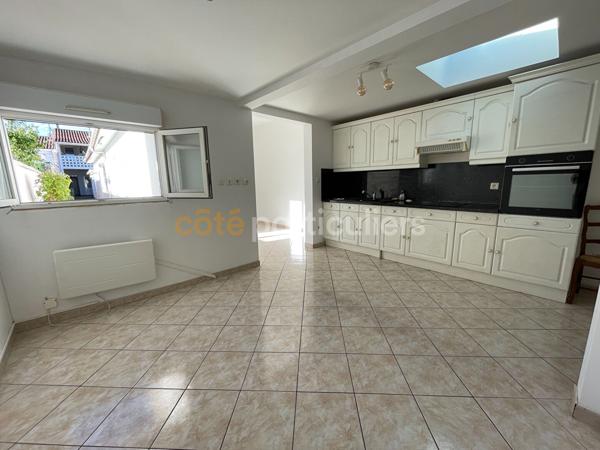Vente
                Maison54 m² - 3 Pièces -
                    CENON (33150)