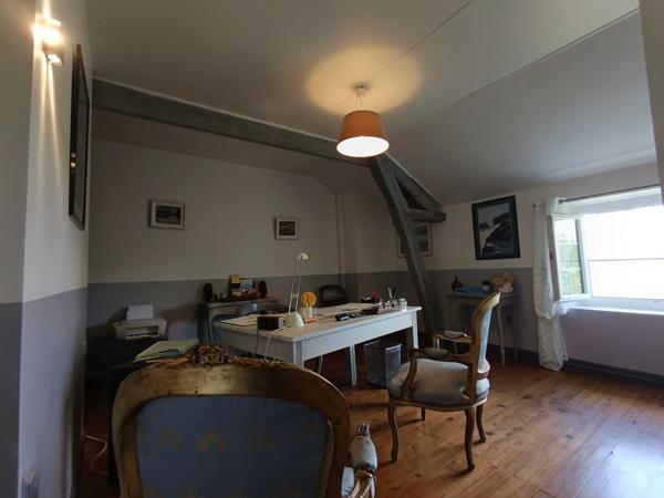 MAISON GASCOGNE ENTIEREMENT RENOVEE SUR 1 HECTARE .