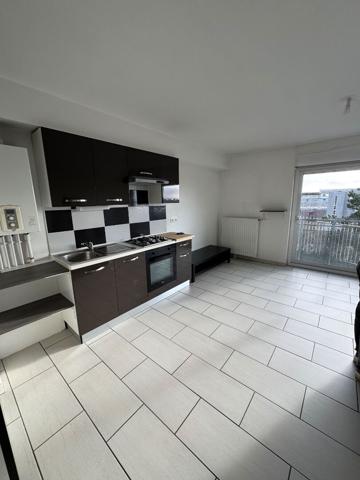 CORNICHE T2 dans immeuble récent , Brest