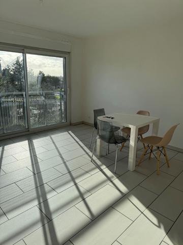 CORNICHE T2 dans immeuble récent , Brest