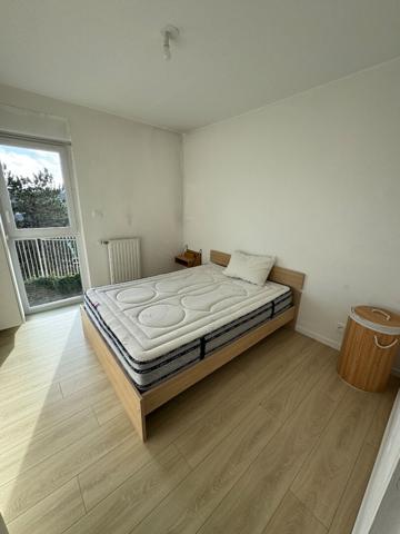 CORNICHE T2 dans immeuble récent , Brest