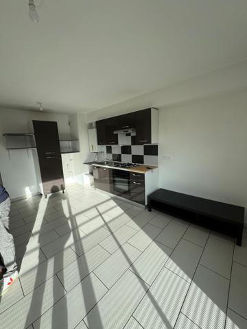 CORNICHE T2 dans immeuble récent , Brest