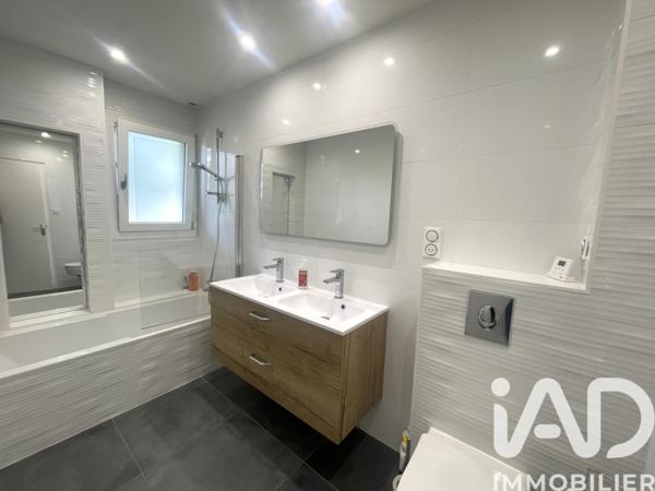 Maison à vendre 6 pièces 160 m² Saint-Priest-en-Jarez