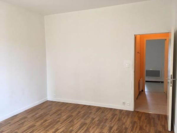 Castelmoron, maison de 57 m2 avec garage dans rue calme. Excellent état de présentation, lumineux. , Castelmoron sur lot