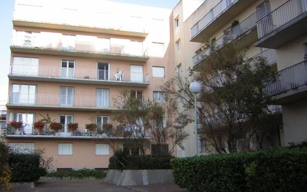 Appartement à louer    1 pièce •  Compiègne