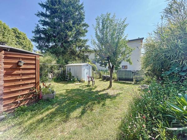 Belle maison de Village rénovée de 69m2 + terrain arboré 300m2