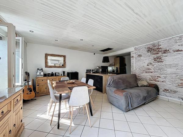 Belle maison de Village rénovée de 69m2 + terrain arboré 300m2