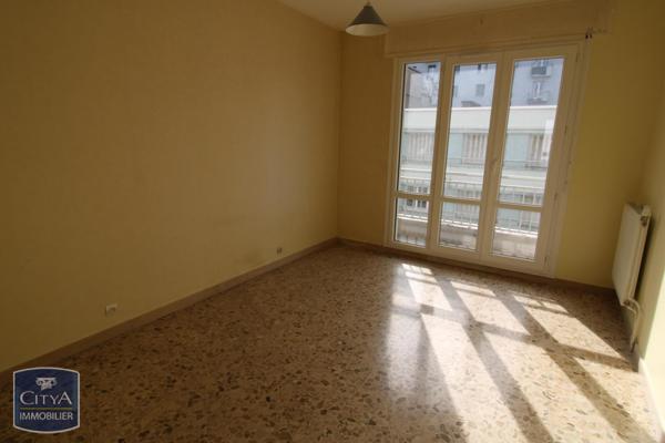 Appartement à louer 3 pièces 72.4m²