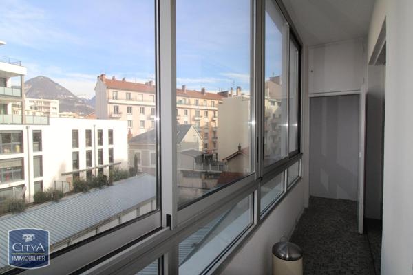Appartement à louer 3 pièces 72.4m²