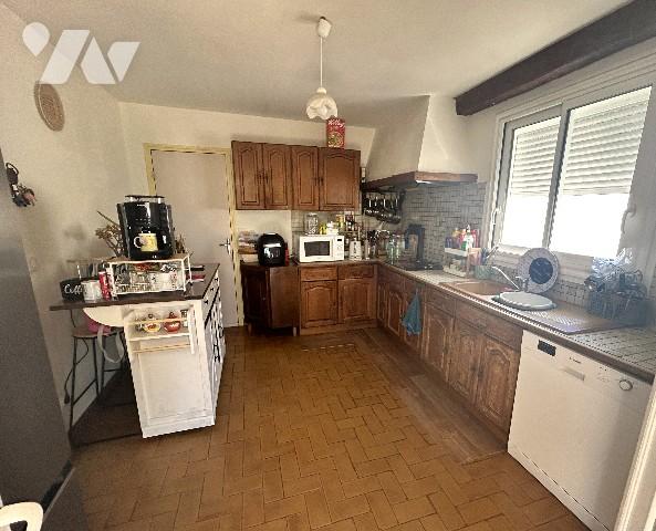 Au sein du lieu-dit "La Chevalerie" proche du viaduc, maison de plain-pied non mitoyenne avec jardin