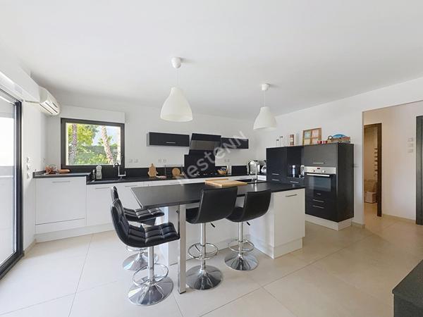 Maison de Prestige à Vendre à Six Fours Les Plages quartier des lones