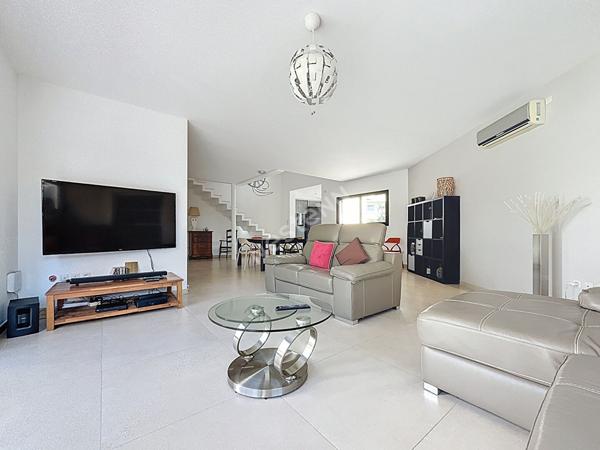 Maison de Prestige à Vendre à Six Fours Les Plages quartier des lones