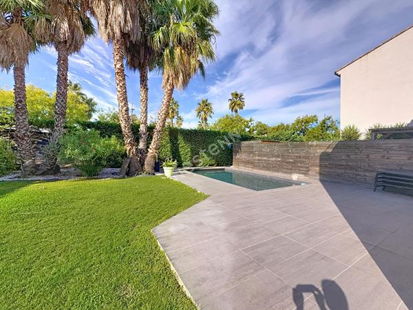 Maison de Prestige à Vendre à Six Fours Les Plages quartier des lones