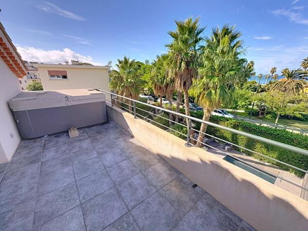 Maison de Prestige à Vendre à Six Fours Les Plages quartier des lones