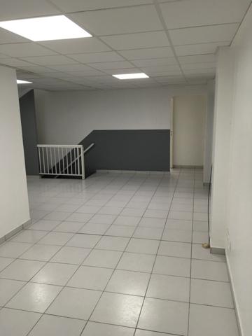 Pointe-à-Pitre (97110) A LOUER BUREAUX d'environ 180 m2POINTE A PITRE ZFU