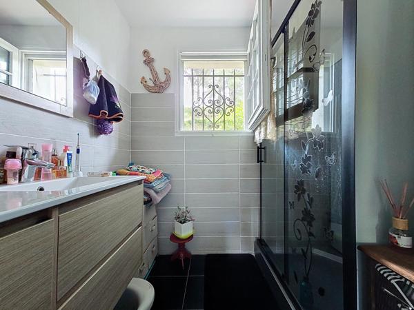 À vendre – Villa familiale 5 pièces avec dépendances, grand jardin & vue dégagée – Bédarieux