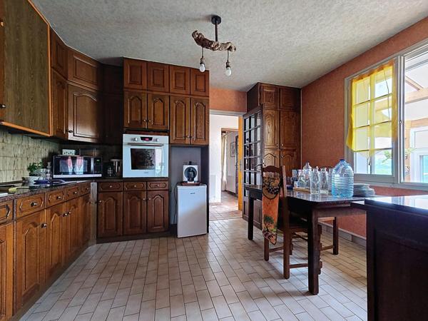 À vendre – Villa familiale 5 pièces avec dépendances, grand jardin & vue dégagée – Bédarieux