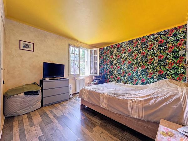 À vendre – Villa familiale 5 pièces avec dépendances, grand jardin & vue dégagée – Bédarieux