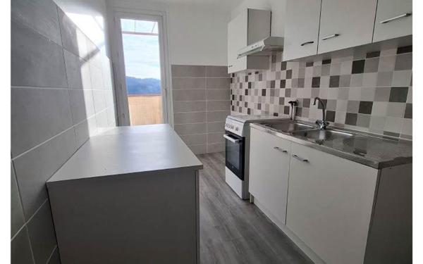 Appartement à louer    3 pièces •  Carros