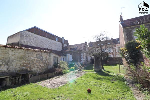 Maison de 5 pièces, jardin, dépendance. Proche centre ville Compiègne