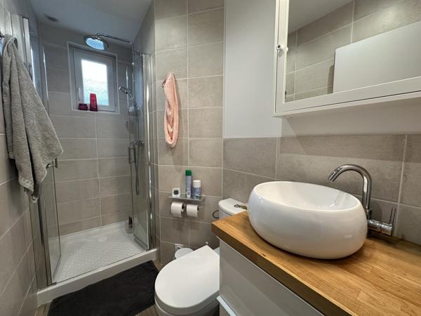 Maison T5 avec dépendance sur terrain de 580m²