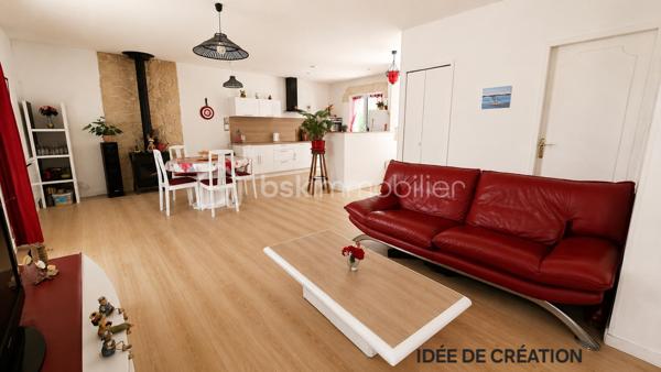 Située sur la commune de Caudecoste, à seulement 15 minutes d’Agen, venez découvrir cette agréable maison de plain-pied construite en 1985, implantée sur un terrain clos et arboré de 972 m².

Vidéo commentée et visite virtuelle disponibles sur demande.

D’une superficie habitable d’environ 86 m², elle offre une belle pièce de vie traversante nord-sud, particulièrement lumineuse, avec un accès direct aux deux grandes terrasses permettant de profiter du soleil ou de la fraîcheur selon les saisons.

La maison se compose actuellement de :
• 3 chambres
• 1 bureau pouvant facilement être transformé en 3ème chambre après un léger réagencement
• Une cuisine récente de 2020
• Une salle d’eau
• WC séparés

Quelques marches permettent d’accéder à une des chambres, le reste de la maison étant de plain-pied.

Les prestations :
✅ Toiture refaite en 2021
✅ DPE : D
✅ Menuiseries double vitrage PVC et bois
✅ Radiateurs électriques récents
✅ Combles isolés par soufflage
✅ Ballon d’eau chaude neuf
✅ Taxe foncière : 690 €

À l’extérieur, vous bénéficierez de :
• Deux grands abris de jardin exposés, très pratiques pour le rangement et le bricolage
• Deux agréables terrasses pour profiter des extérieurs toute l’année
• Un beau terrain arboré de 972 m²

Une maison saine, entretenue et lumineuse, idéale pour une résidence principale tout en restant proche d’Agen et des commodités.

À visiter sans tarder !