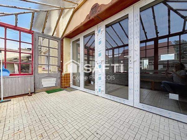 Maison avec travaux à finir, beau potentiel