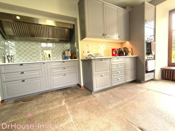 Château à vendre 18 pièces de 670 m²