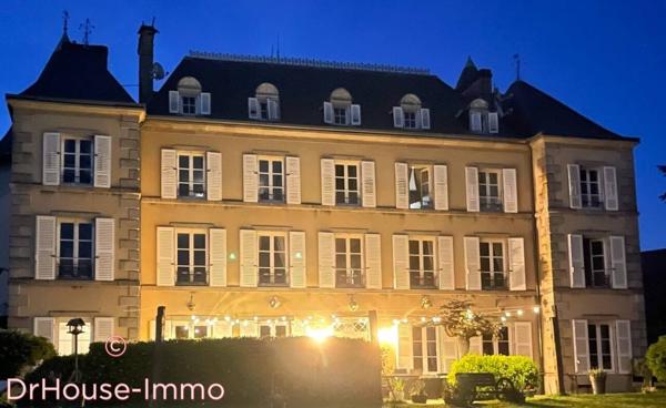 Château à vendre 18 pièces de 670 m²