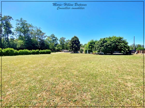 À vendre – Ensemble immobilier avec hangar et maison d’habitation à proximité de la zone O’Green