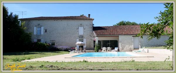 Grande maison en pierre