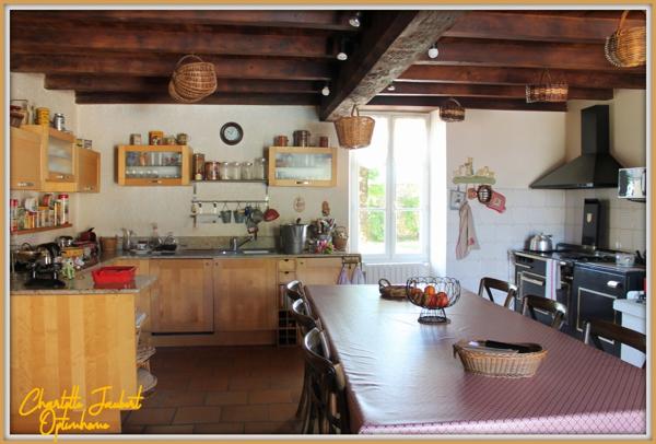 Grande maison en pierre
