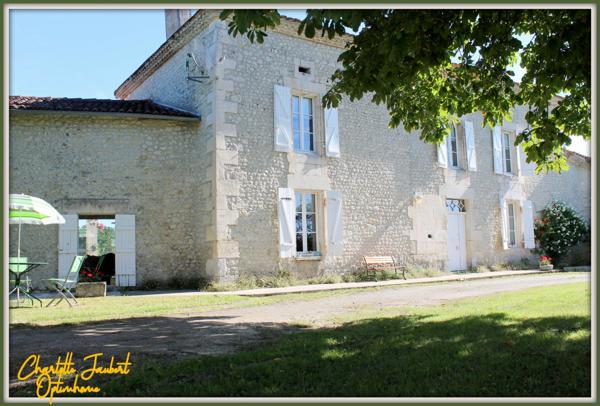 Grande maison en pierre
