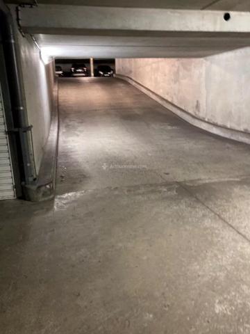 Location Parking 12 m2 à Asnières-sur-Seine