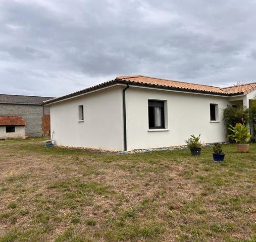 A vendre, maison de plain-pied, 125m², sur les  hauteurs de MARSAC SUR L ISLE 24430