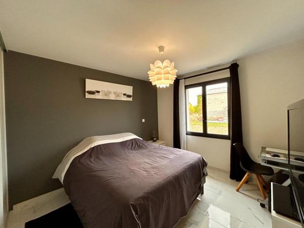 A vendre, maison de plain-pied, 125m², sur les  hauteurs de MARSAC SUR L ISLE 24430