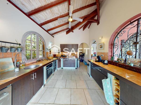 Villa Atypique type hacienda avec piscine et vue mer - Bien unique en Martinique