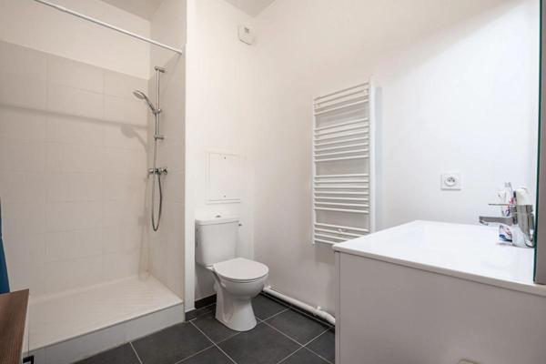 Appartement deux pièces avec terrasse et jardin privatif