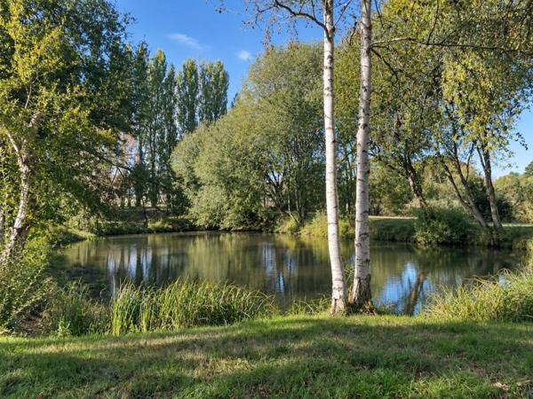 Terrain de loisir de 1864 m² à Moulins-le-Carbonnel