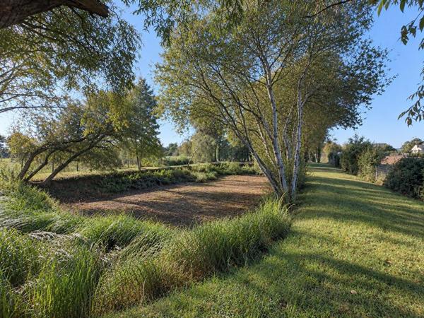Terrain de loisir de 1864 m² à Moulins-le-Carbonnel