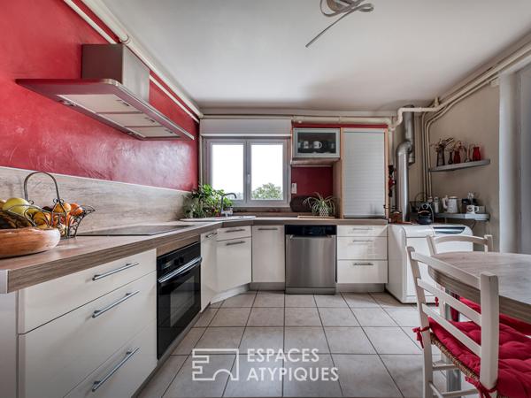 Propriété de charme avec box à chevaux et terrain de tennis