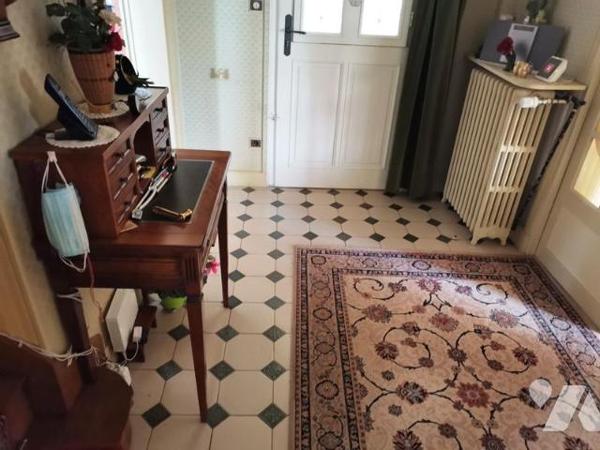 BAGNOLES DE L'ORNE: Maison en pierres 3 chambres, sous sol, garage, terrain 1555 m²