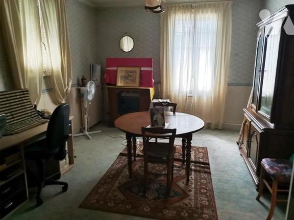 BAGNOLES DE L'ORNE: Maison en pierres 3 chambres, sous sol, garage, terrain 1555 m²