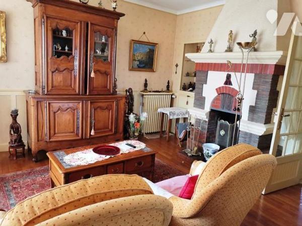 BAGNOLES DE L'ORNE: Maison en pierres 3 chambres, sous sol, garage, terrain 1555 m²