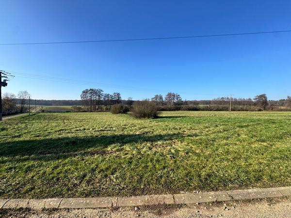 Terrain constructible à côté de Renève